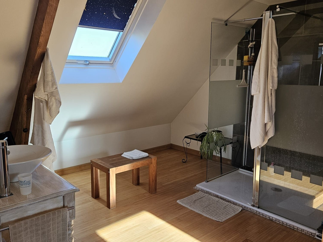 洛甘乔伯里酒店主图