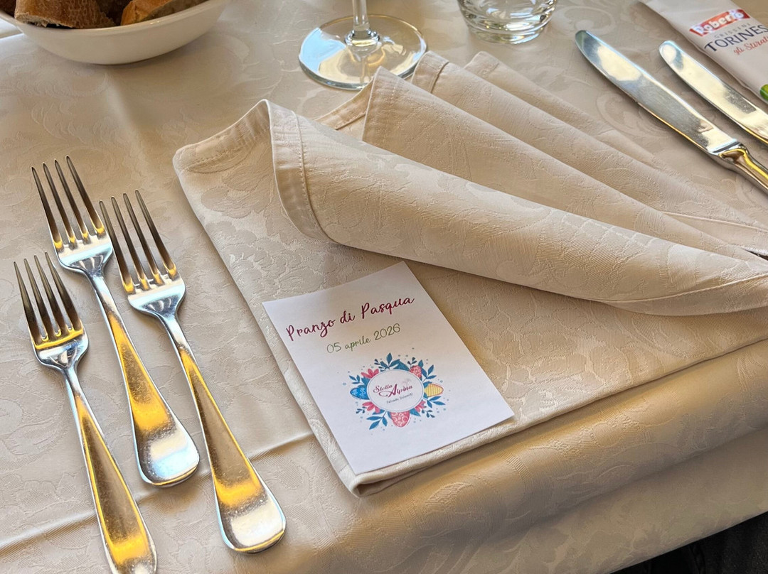 雪绒花酒店主图