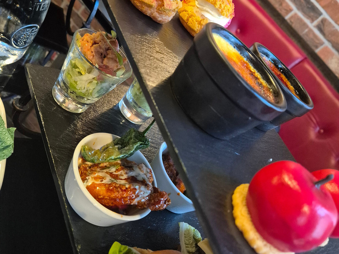 瑞丁马尔迈松酒店主图