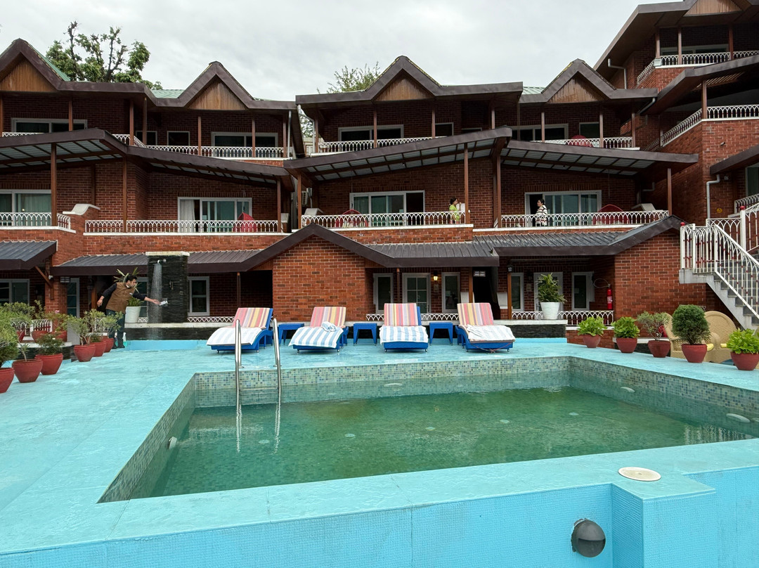 胡斯塔高山度假酒店主图