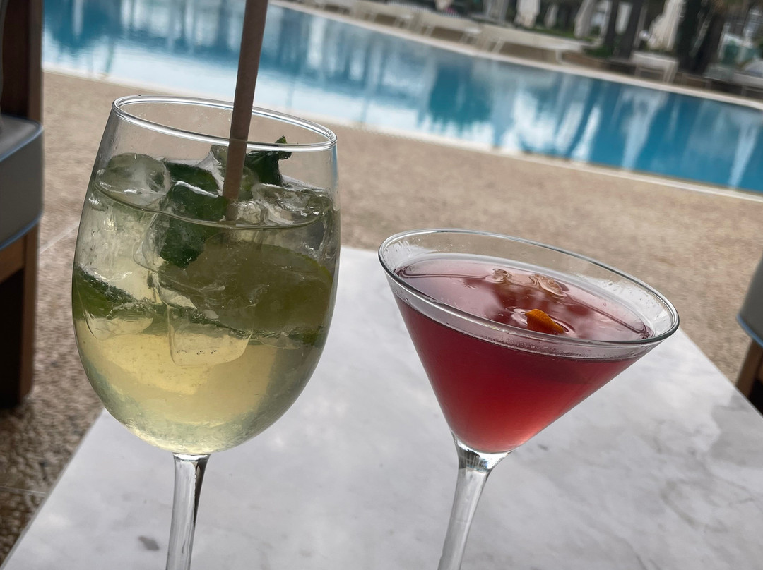 水晶温泉海滩酒店主图