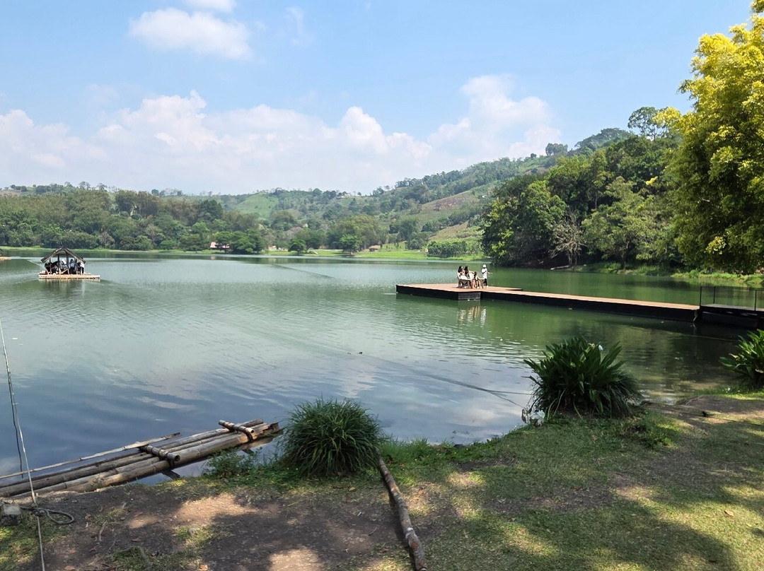 Lake Apo-Valencia City必去景点