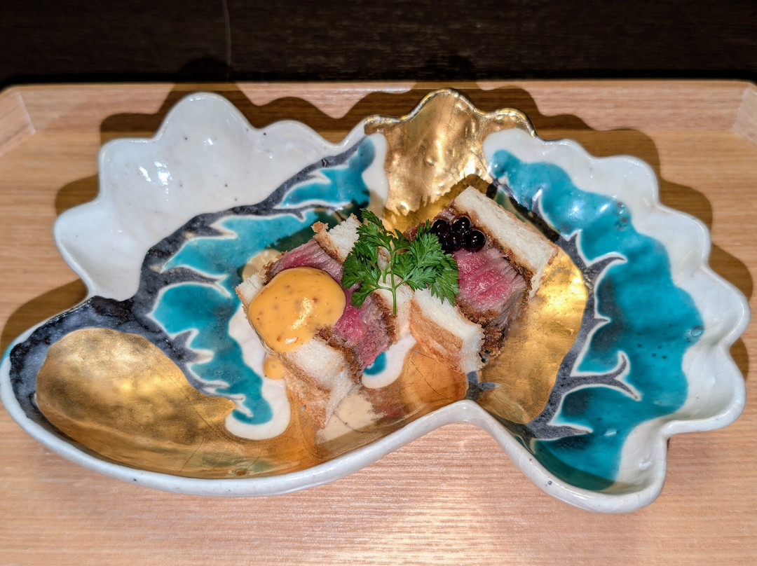 里奇酒店主图