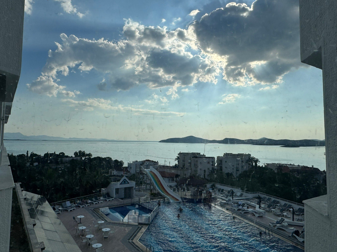 Roseira Beach Resort主图