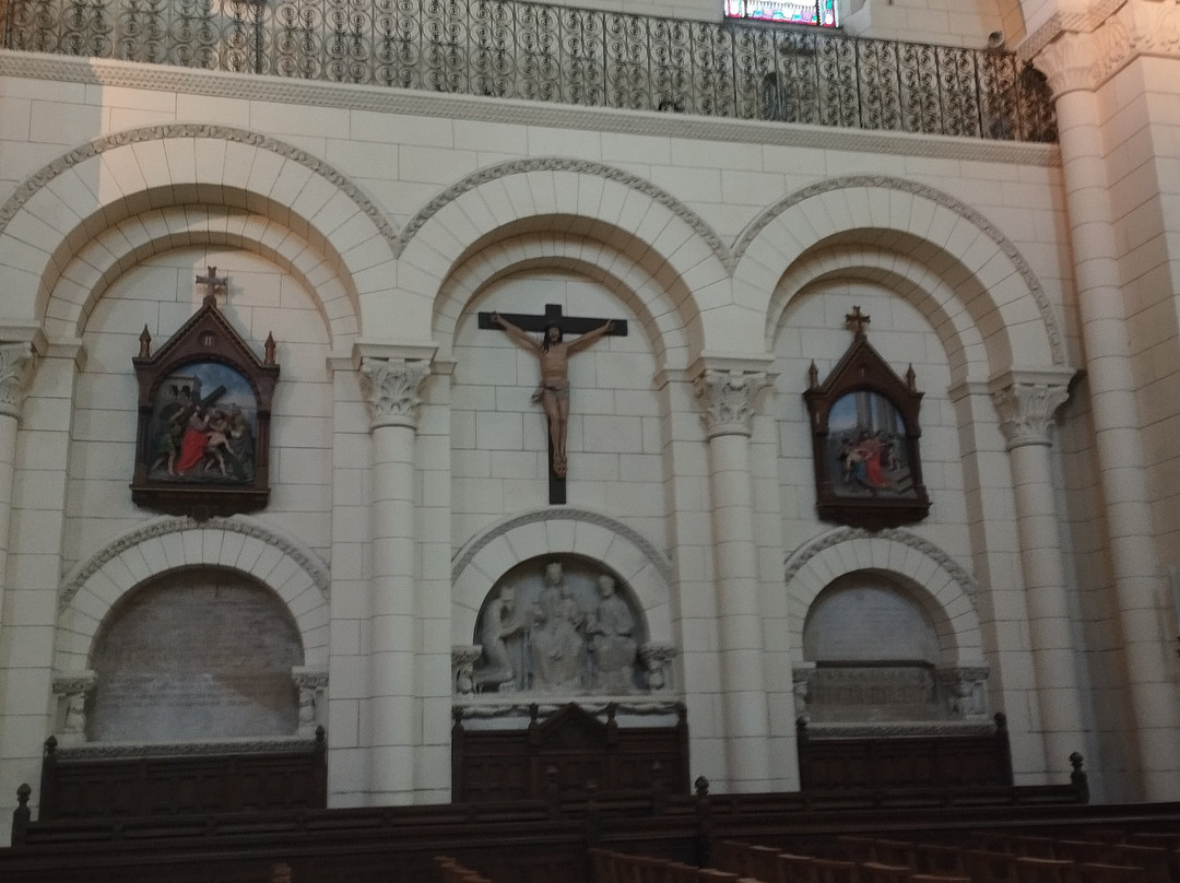 Cathédrale Saint-Pierre-安古兰必去景点