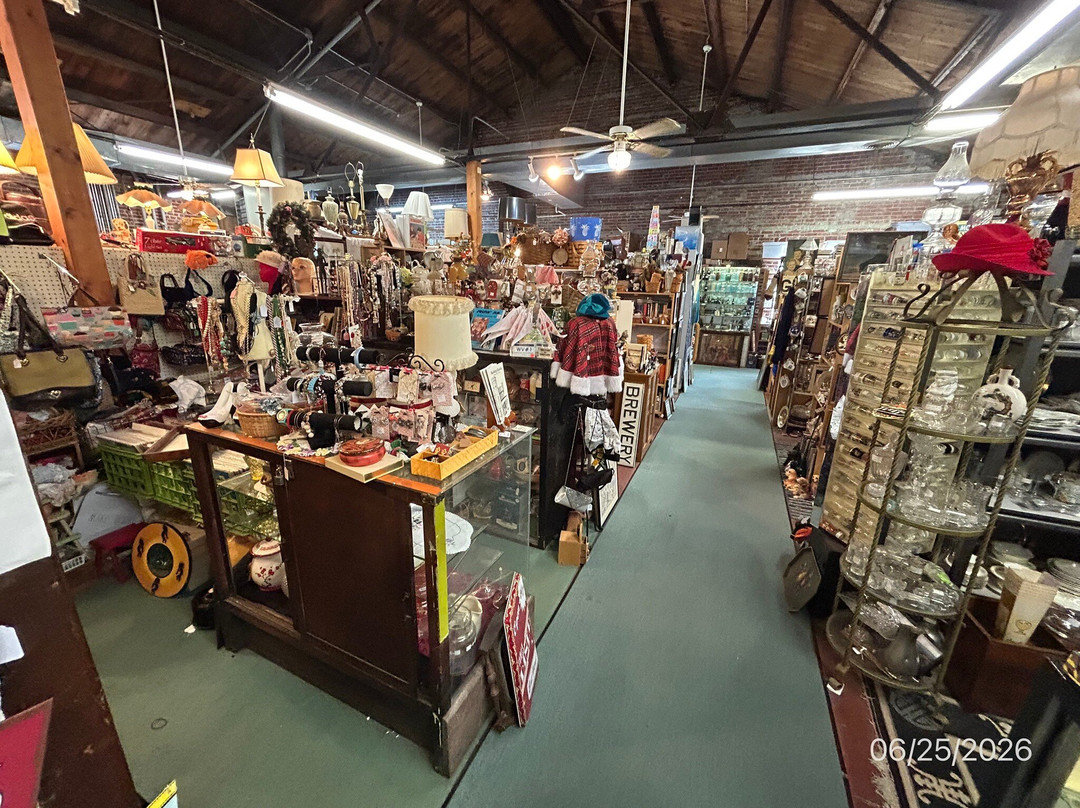 Berkeley Springs Antique Mall-伯克利斯普林斯必去景点
