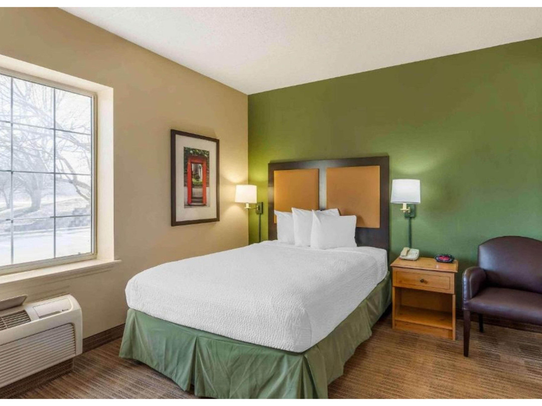 Motel 6 Suites Chicago Vernon Hills Lincolnshire IL