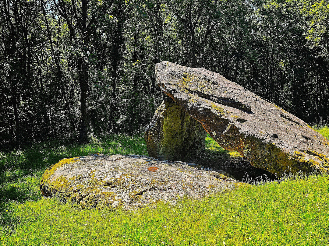 Dolmen Les Palets De Gargantua-Charnizay必去景点