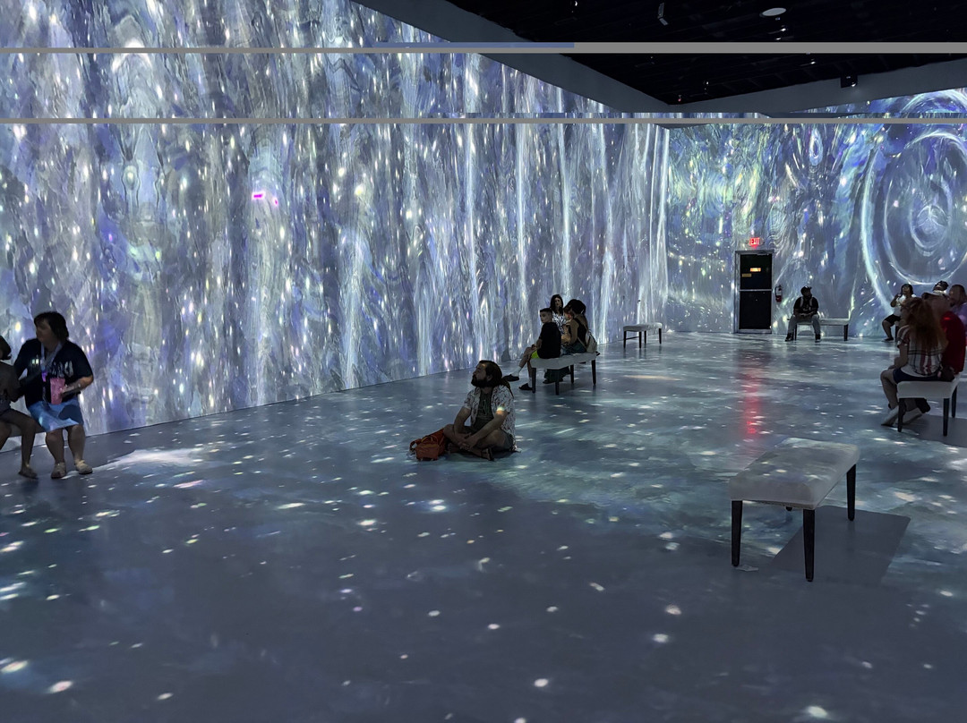 The Wizard Of Oz Museum And Van Gogh-可可海滩必去景点
