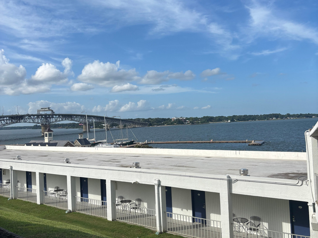 Yorktown Beach Hotel主图