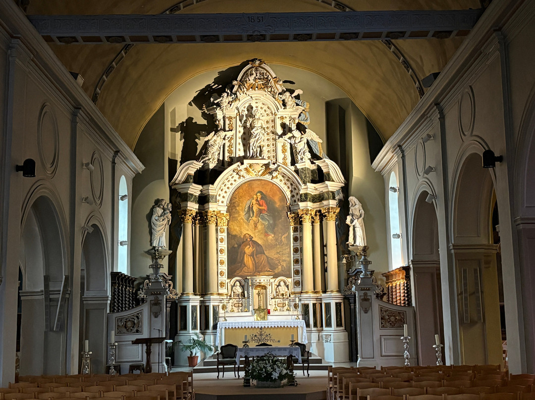 Eglise Saint-Donat-阿尔隆必去景点