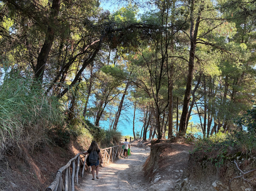 Spiaggia Mezzavalle-安科纳必去景点