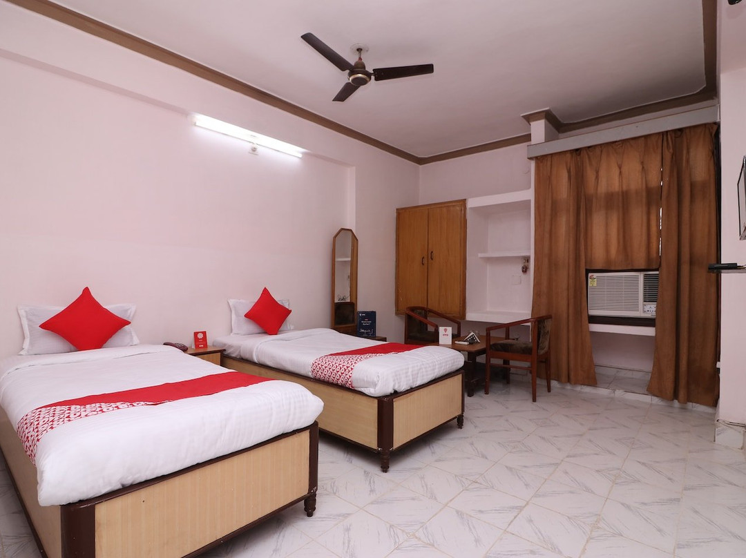 OYO 16112 Hotel Uruvela International