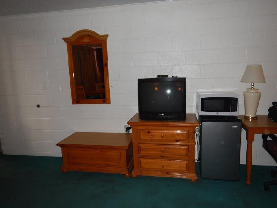 Executive Inn & Suites