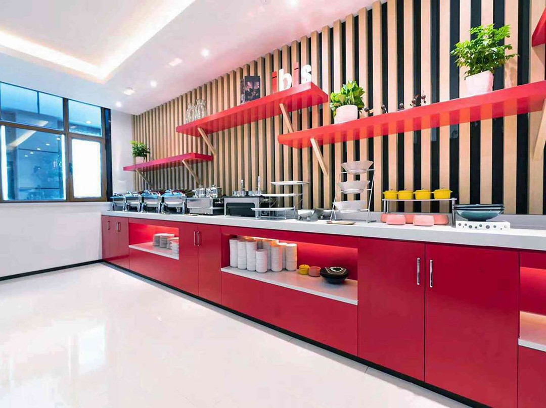 宜必思昌吉建设路小吃街店