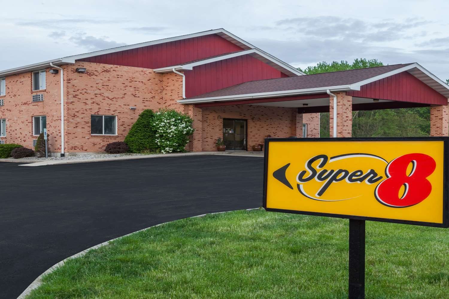 Super 8 by Wyndham Watseka-官方