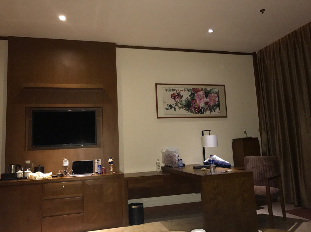 虹溪谷温泉假日酒店