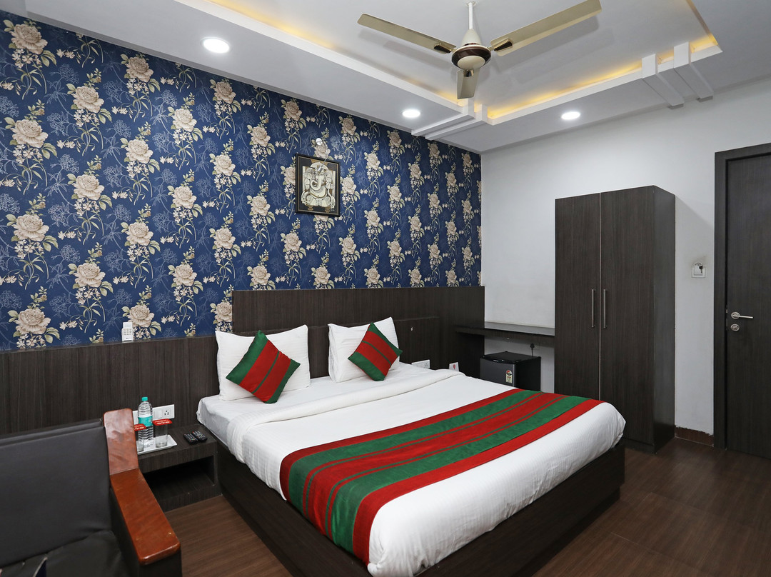 Hotel Flowers Inn主图