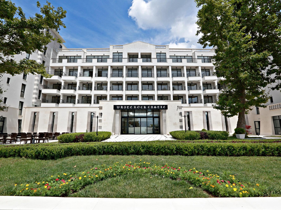 White Rock Castle Suite Hotel & Wellness