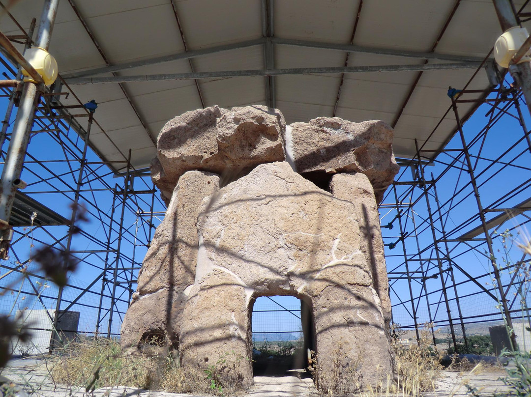 萨萨里省旅游景点-Dolmen Sa Covaccada