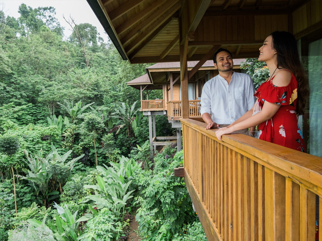 Giriwood Hotel & Villa主图