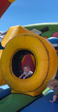 South West’s Inflatable Theme Park景点图片