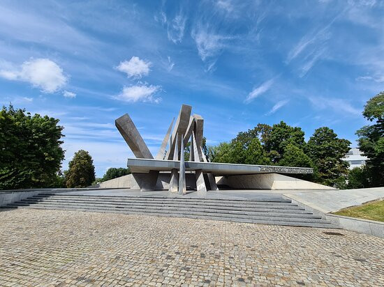 Poznan Army Monument-波兹南必去景点