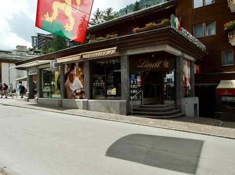 Lindt Chocolate Shop Zermatt-策马特必去景点