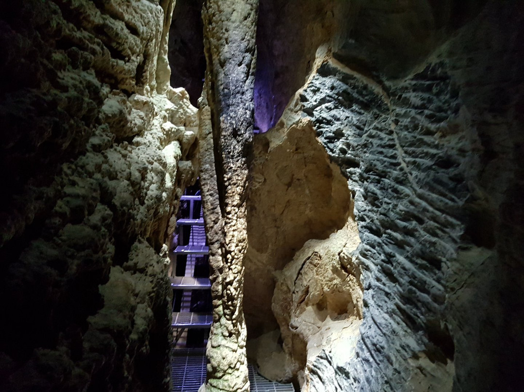 宁越郡旅游景点-Gossi Cave