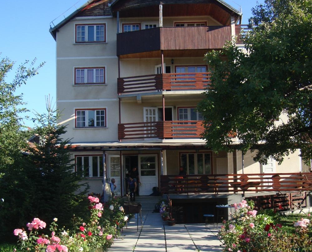 Zarnesti酒店住宿-Pensiunea Mosorel