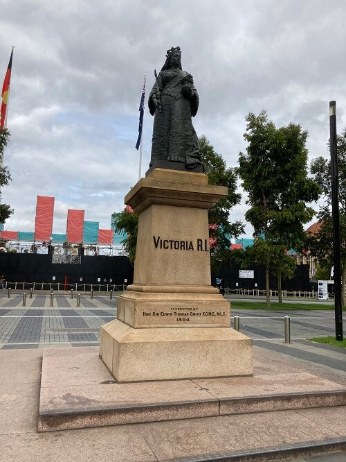 Queen Victoria Monument景点图片