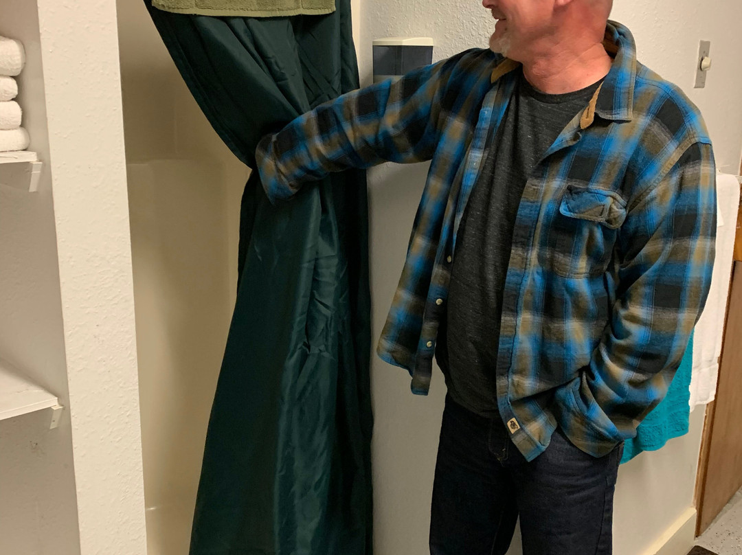 Symes Hot Springs Hotel主图