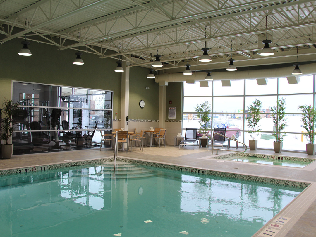 Holiday Inn Express & Suites Cold Lake By IHG主图