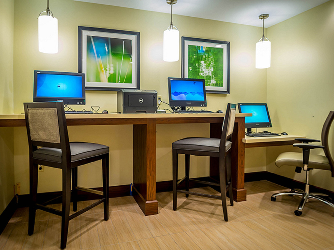 Staybridge Suites Dearborn MI by IHG主图