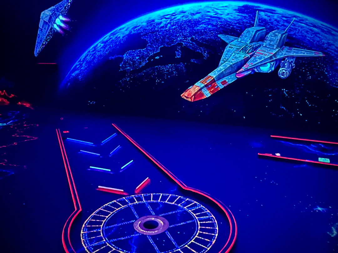 Glowing Rooms 3D Schwarzlicht Minigolf Dresden-德累斯顿必去景点