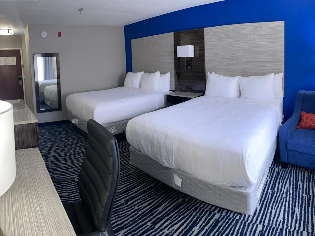 Comfort Inn & Suites主图