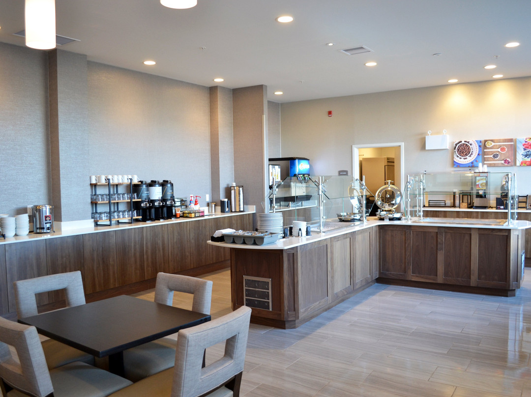 Staybridge Suites Red Deer North By IHG主图