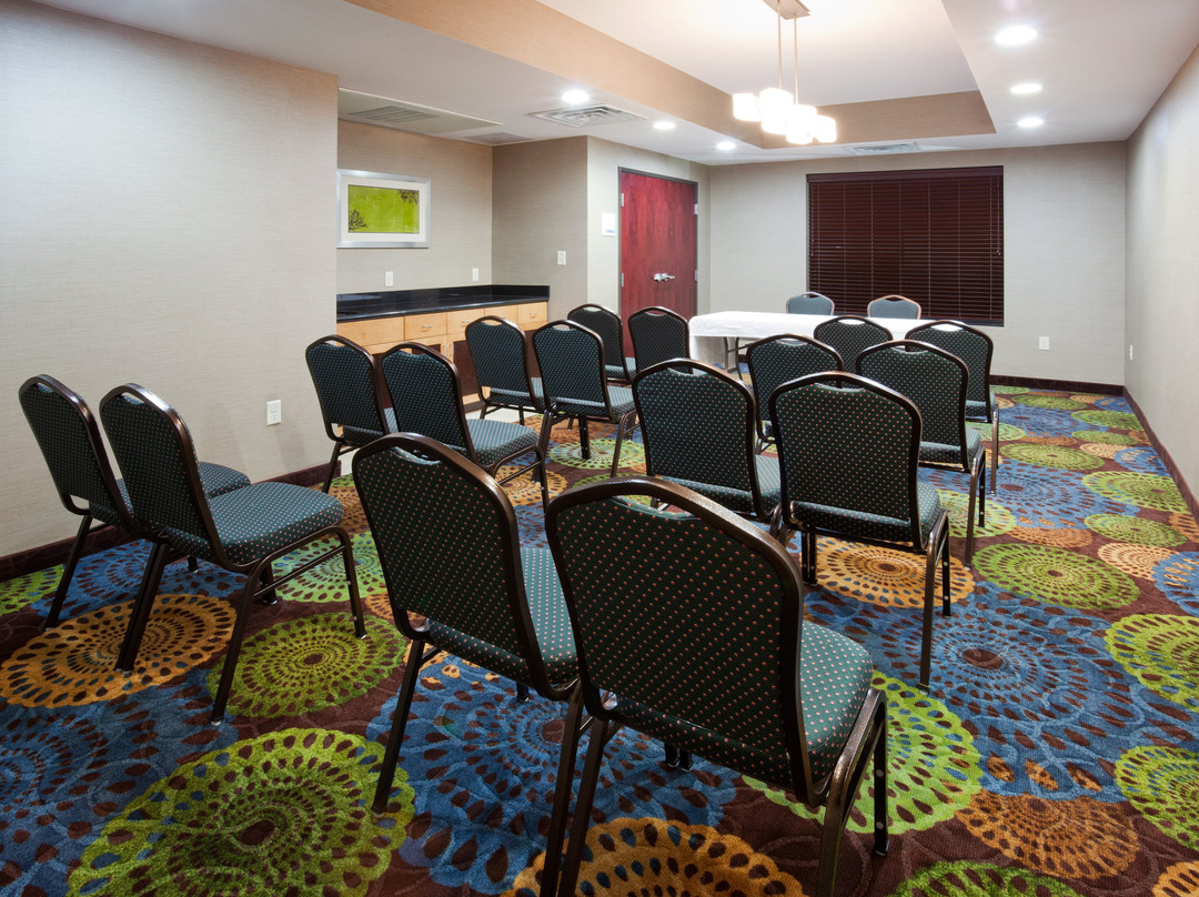 Holiday Inn Express & Suites Rochester Mayo Clinic Area by IHG主图