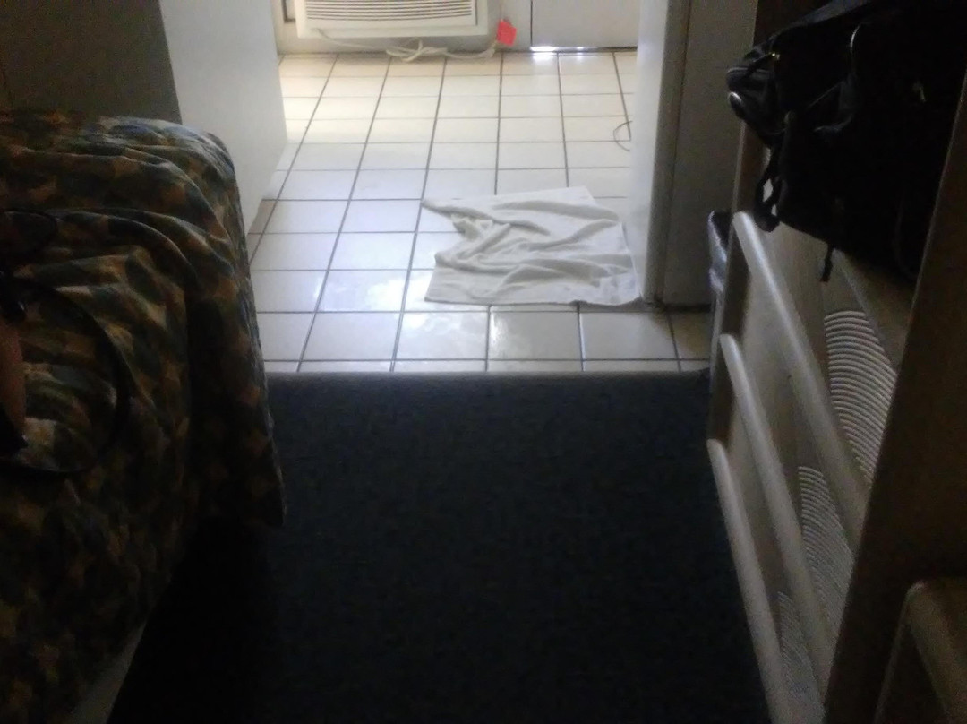 Riviera Resort & Suites主图