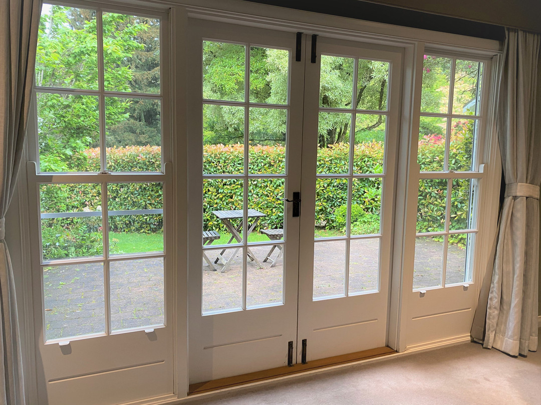 乡间花园小屋酒店主图