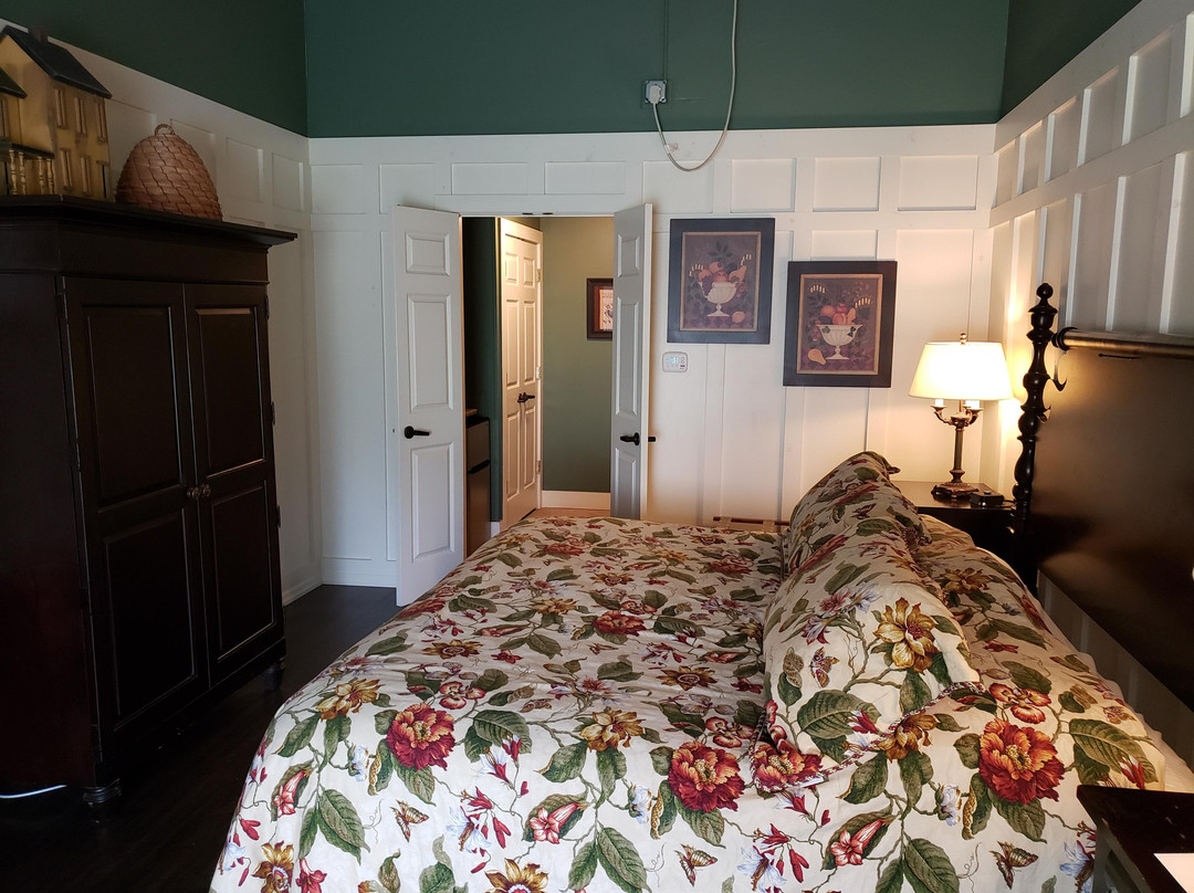 The Colonial Inn At Historic Smithville主图