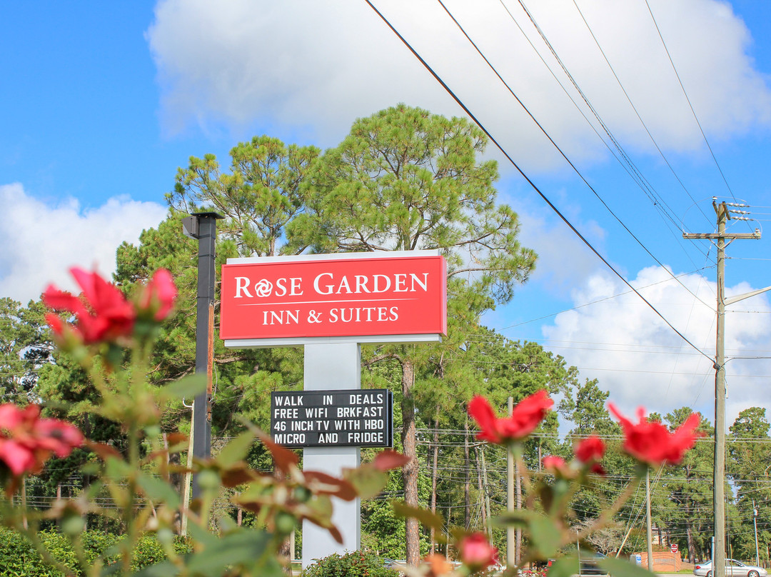 Rose Garden Inn & Suites主图