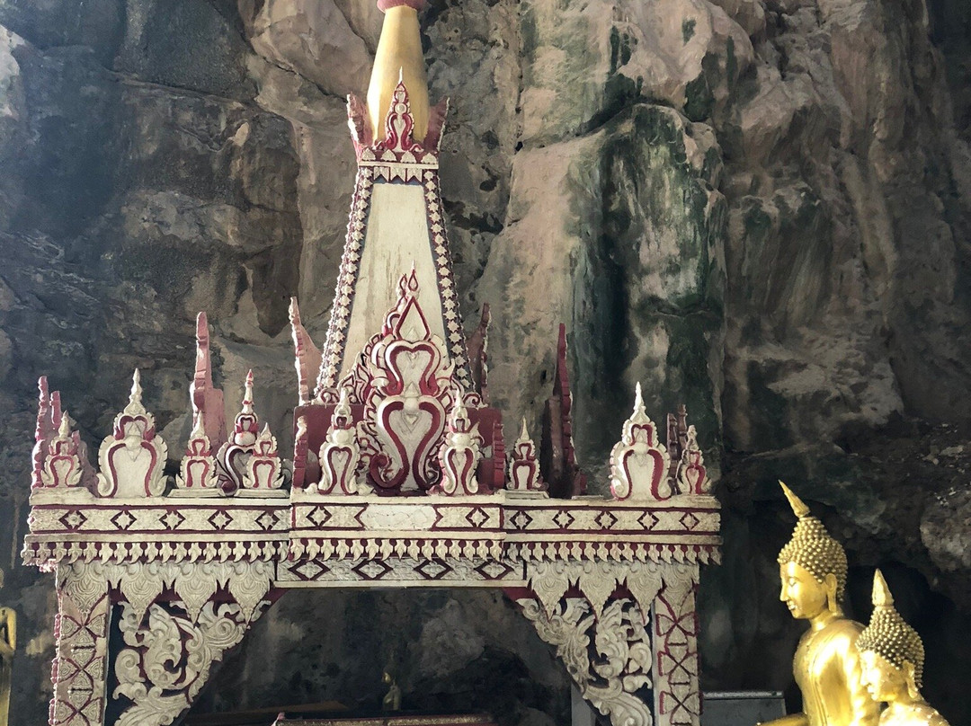 Wat Tham Khao Chakan景点图片