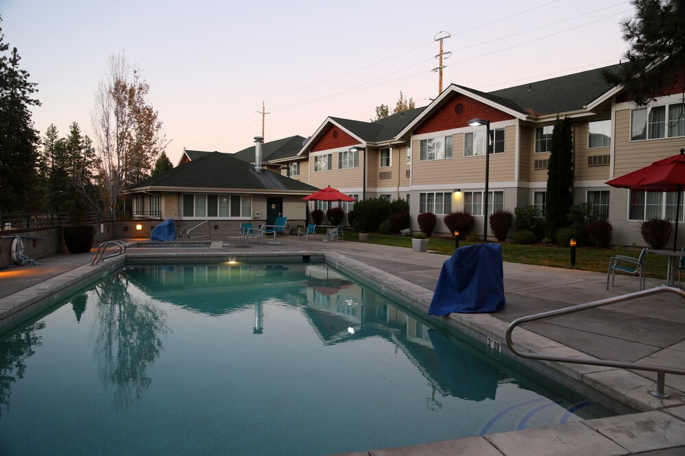 Towneplace Suites Bend Near Mt. Bachelor-泳池