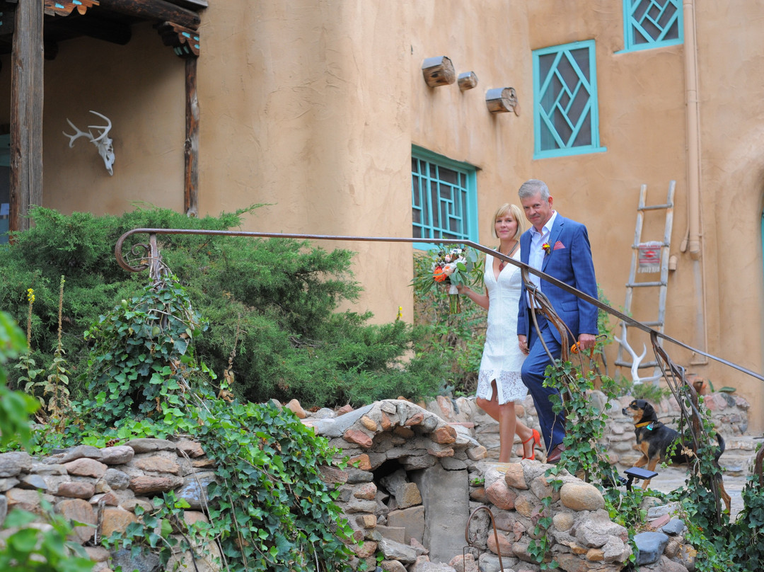 Inn of the Turquoise Bear主图