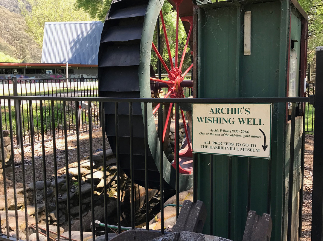 Eric Mccoy Water Wheel-Harrietville必去景点