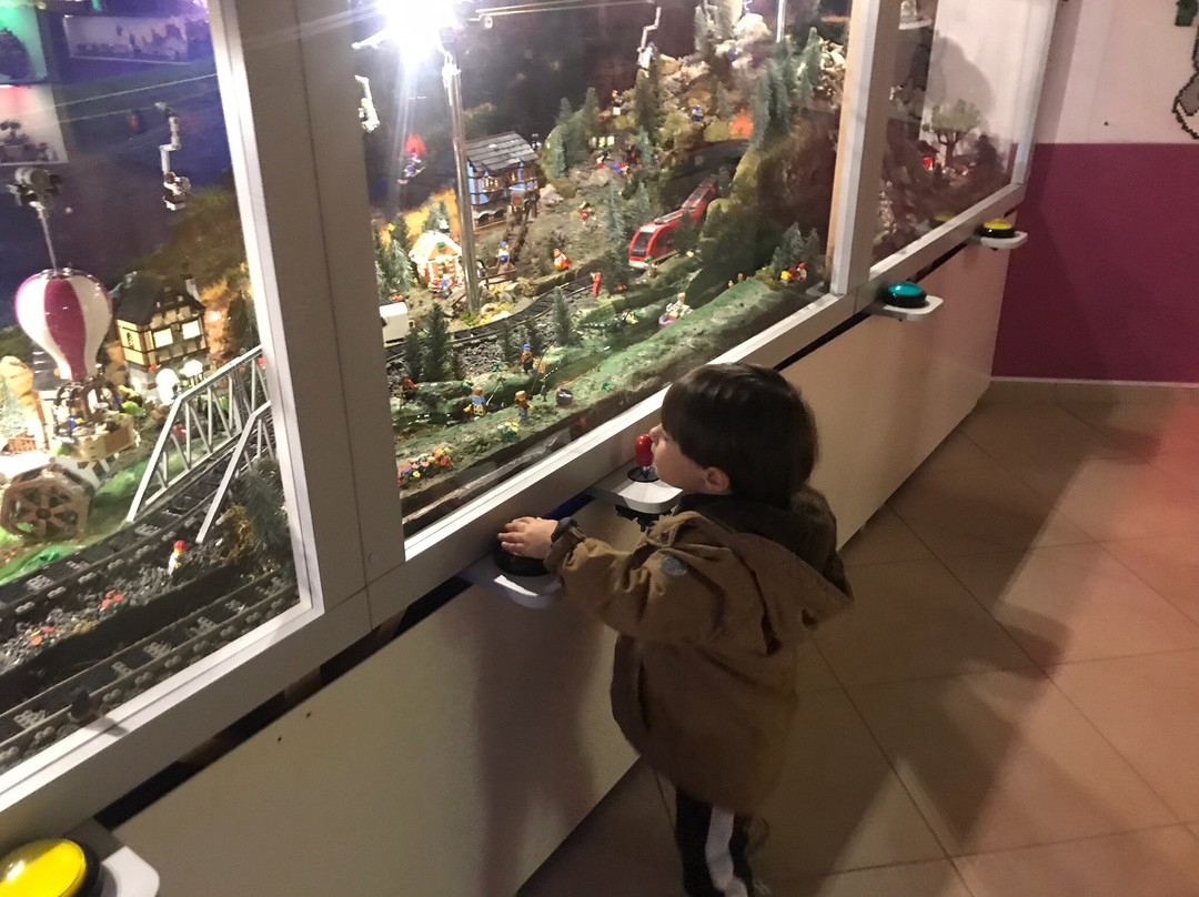 Private Museum of Technology and Structures made of LEGO景点图片