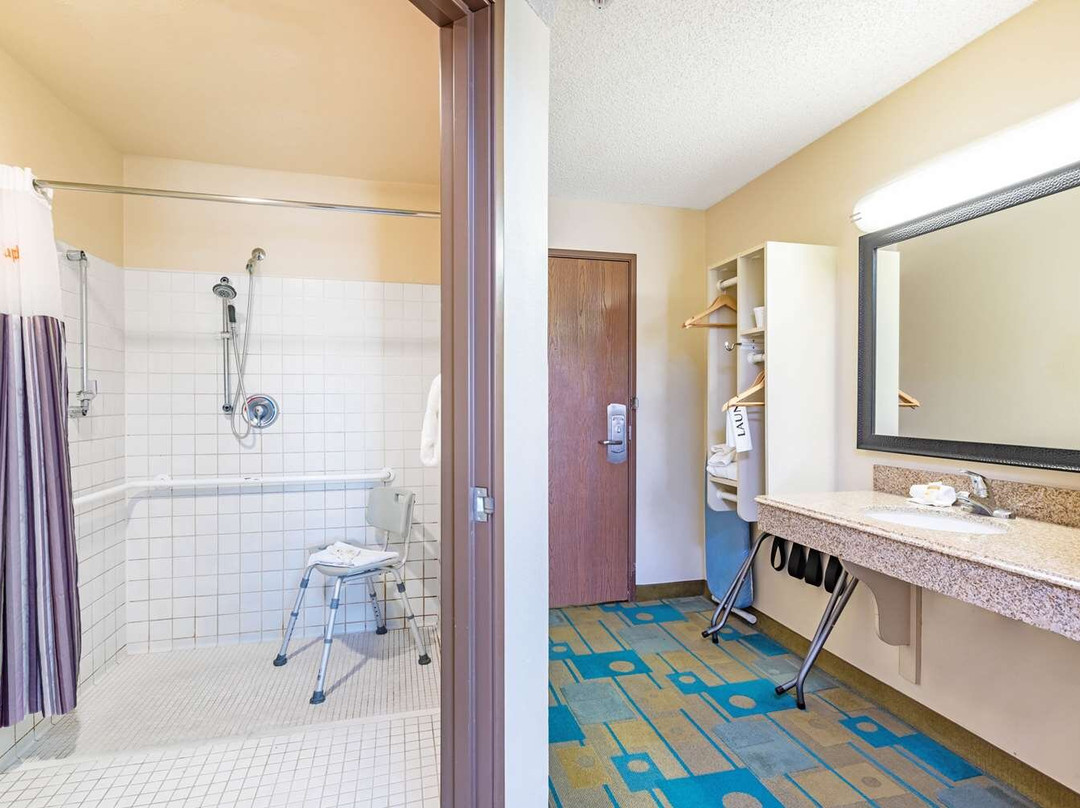 La Quinta Inn & Suites by Wyndham El Paso East主图