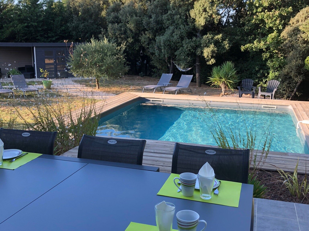 Saint-Julien-de-Peyrolas旅游攻略图片