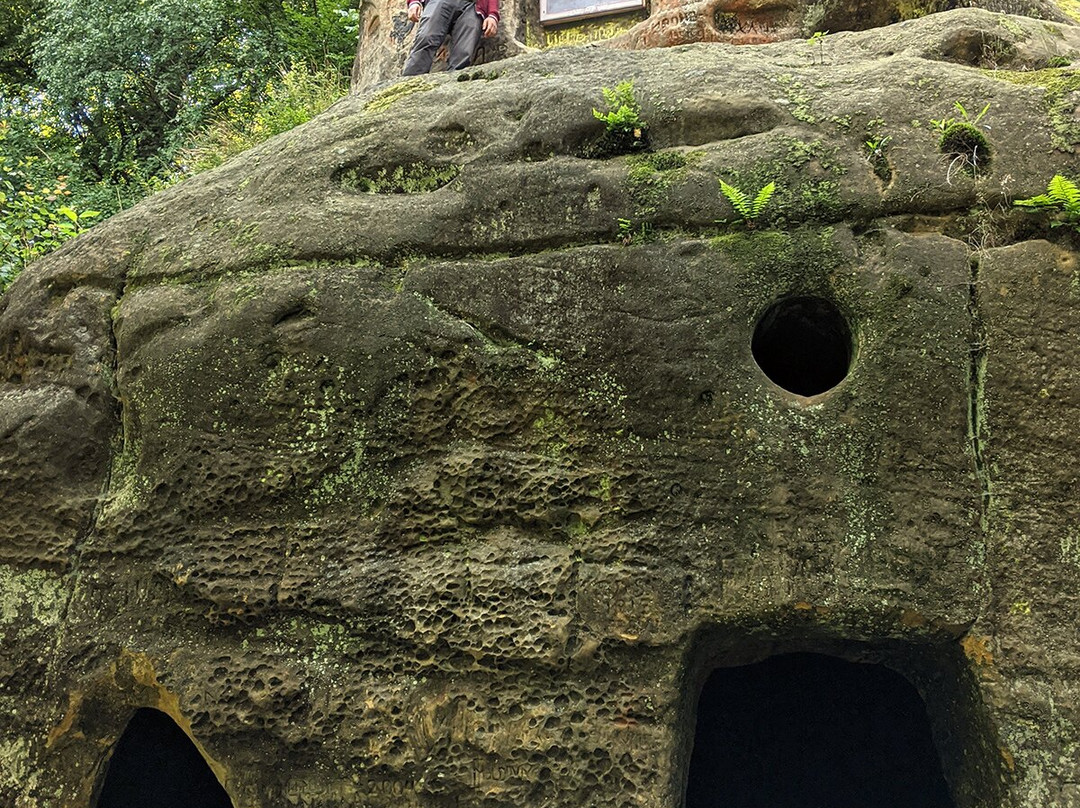Cave Monastery-Rozhirche必去景点
